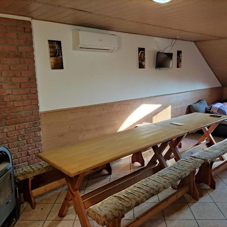 Vinny Sklep U Brodu Vacenovice Exteriör bild